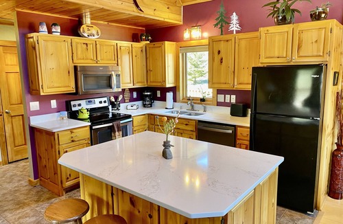 Lutsen Cabin | Lutsen Log Lodge! Ski, Hike, Swim & Bike, stay 3 for 2 through April