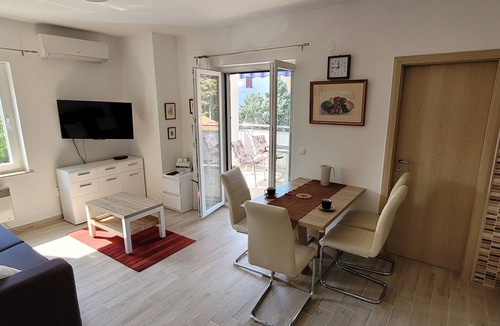 Punat Apartment | Luvano's Place - Principality of Zarijak, apartment 5 min form beaches