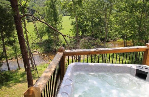 Dyke Cabin | Luvin by the Riverside | 3 Bed, 3 Bath