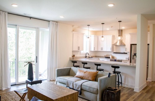 Batesville Apartment | Lux 2 Bed 2 Bath Apt | Dwtn Crozet (30 Nt Min)