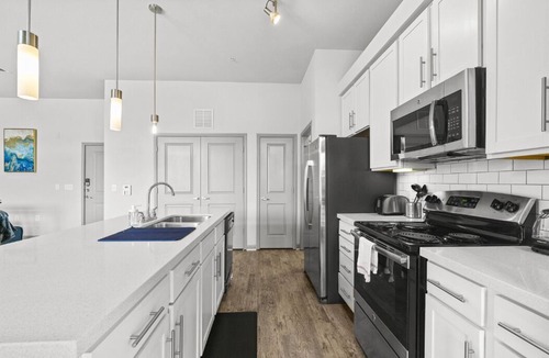 Montopolis Apartment | LUX 2B2B w/Pool & Parking near the Heart of Austin
