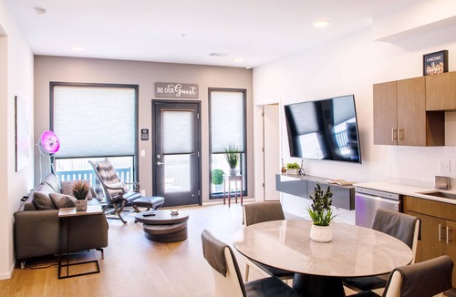 Edgehill Condo | LUX 2BD/2BA CONDO .5 Mi From Lower Broadway- NASHVILLE, TN