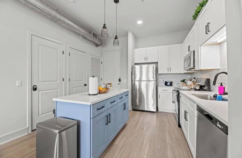 Dallas Design District Apartment | Lux 2Bed Studio Prime Location Pool Gym