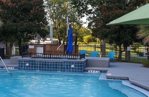 Ferry Pass Apartment | Lux 2BR 2BA mins from the water