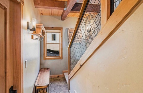 Truckee Villa | Lux 2BR Northstar Home: Scenic Views, Mountain Biking, Golf, Hikes, 15 m to Lake