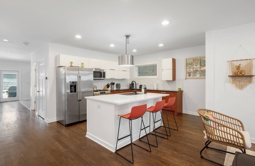 Wicker Park House | LUX 3-Level Chicago Home +garage & patio