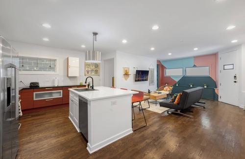 Wicker Park House | LUX 3-Level Chicago Home +garage & patio