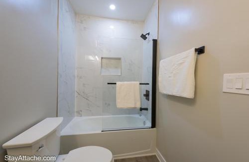 Southeast Apartment | LUX 3BR Apartment in DC with Rooftop