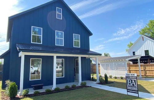 Broken Arrow House | Lux 3BR Cottage | Walk to Rose District | Sleeps 6