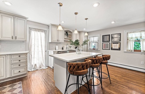 Winter Hill Apartment | LUX 4BR Somerville, Steps to Green Line, Free Parking, Game Room+Poker Table