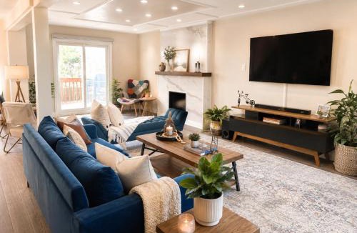 Newmarket Apartment | Lux 5BR Spacious Home Near Yonge St