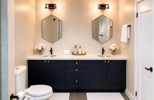 Newmarket Apartment | Lux 5BR Spacious Home Near Yonge St