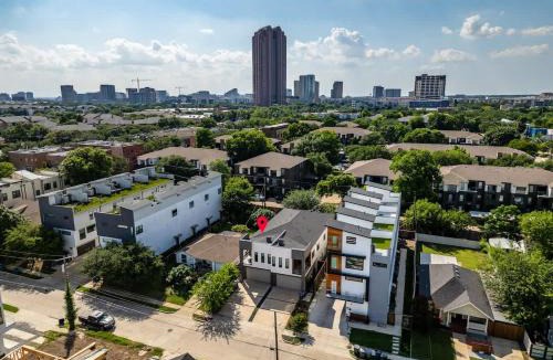 Old East Dallas House | Lux 6BR 2Game Rooms Dallas