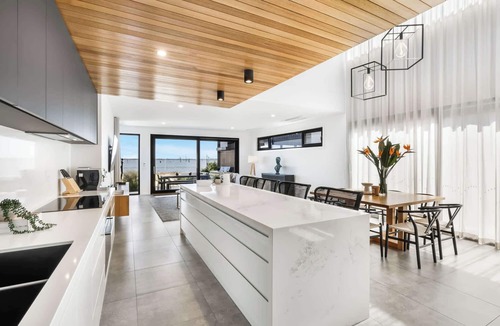 Yarrawonga House | Lux-74 on the Lake Su