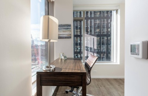 Seaport District Apartment | Lux Apt Downtown Seaport with Pool