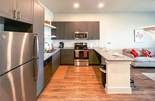 Pflugerville Apartment | Lux Apt packed with Amenities!