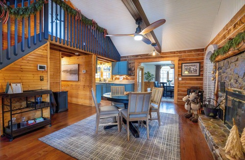 Birdseye Cabin | Lux Cabin - Hot tub, Barn Game/Movie Room, Fire Pit