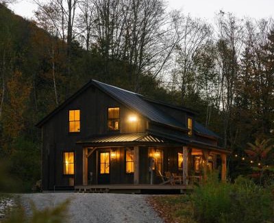 Killington House | Lux Chalet 4 Bd Fireplace HotTub AC Pet Friendly