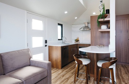 Oak Harbor House | Lux Coastal Retreat & Hot Tub