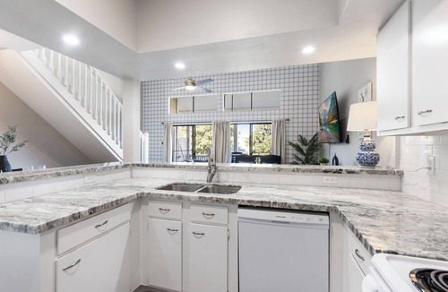 April Sound Condo | Lux Condo on Lake Conroe I Lakeview/Gameroom