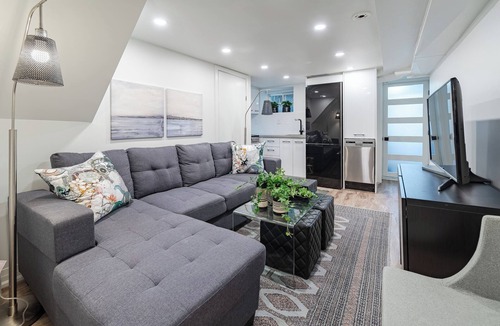 Earlscourt House | Lux Corso Italia Suite