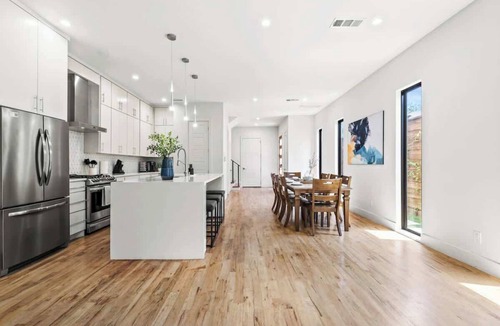 Old East Dallas House | LUX Dallas Rental 3BR Backyard Game Room