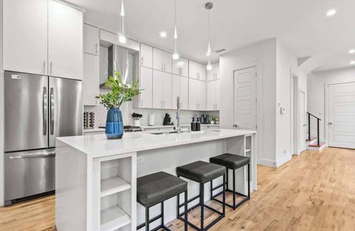 Old East Dallas House | LUX Dallas Rental 3BR Backyard Game Room