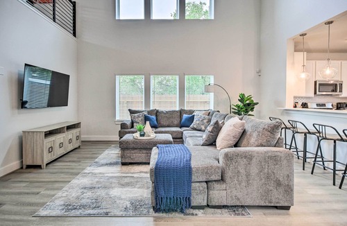 Southeast Houston House | Lux Escape w/GameRm Near DTown