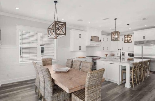 El Centro Beach House | LUX Family Heavenly Day Beachfront - Pool - Hot tub
