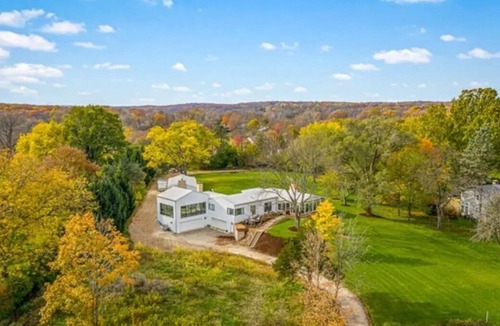 St. Charles Other | Lux Farmhouse and Venue on Fox River