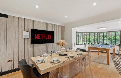 Hunmanby Villa | Lux Filey Villa - Indoor Heated Pool, Sauna