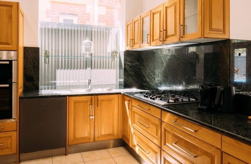 Glenelg South House | LUX Glenelg - Pool, 4BD, 3BA, Sleeps 13