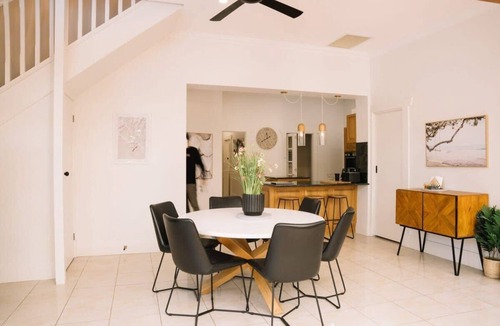 Glenelg South House | LUX Glenelg - Pool, 4BD, 3BA, Sleeps 13