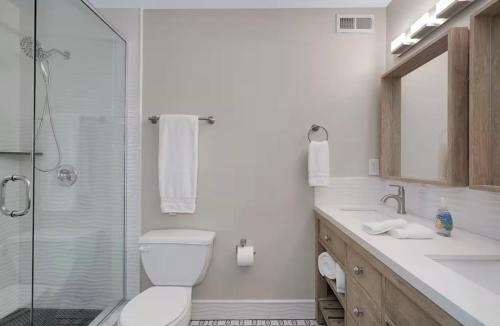Highlands House | Lux Historic District Townhouse-WalktoAll-Highlands