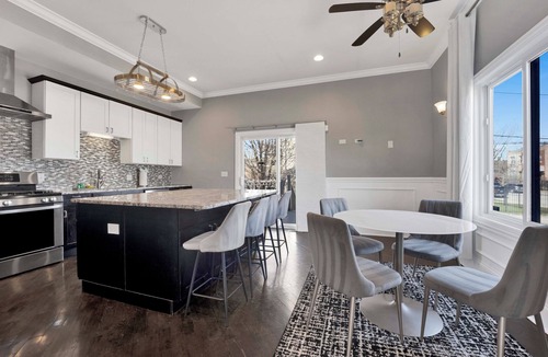 Grand Boulevard House | Lux Home in Chicago 7mins Downtown