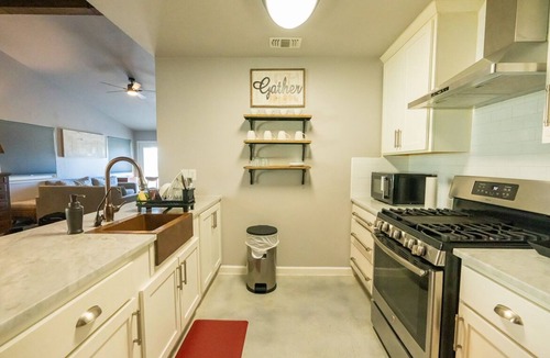 North San Antonio - SAT House | Lux Home MINS to NE Baptist Hospital & TPC San Antonio/Sleeps 4