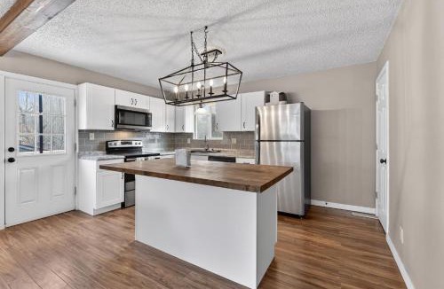 West Colorado Springs House | Lux Home MINS to UCHealth Medical Ctr & Parks