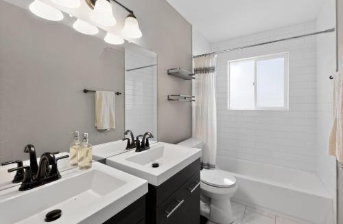 West Colorado Springs House | Lux Home MINS to UCHealth Medical Ctr & Parks