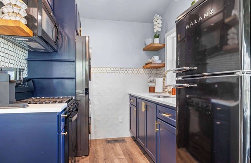 Spicewood Cabin | Lux, Hot tub, Nature, Modern, 35 min to ATX - Game Clubhouse Access