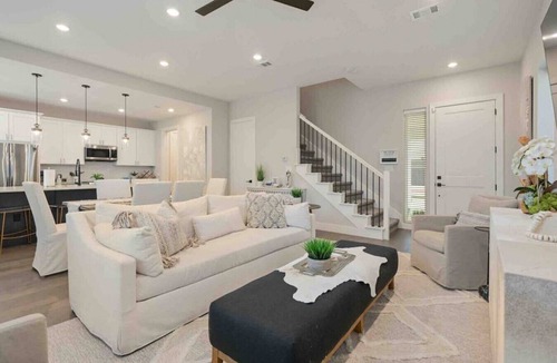 College Station House | LUX Howdy House: 4 King Suites w/Pool in Heart of BCS