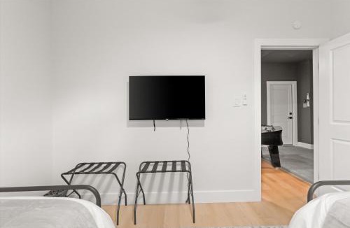 Round Rock House | LUX Kalahari Retreat, Game Rm, 3 King Rms, Sleeps 17 Plus