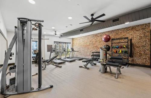 Scofield Farms Apartment | Lux King Suite-Patio & Pool-Gym-By Domain Mall
