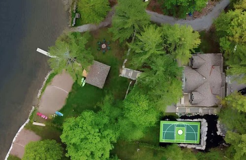 Buckhorn Cottage | LUX Lakefront: Slps18+Pickleball+HotTub+Sauna+MORE