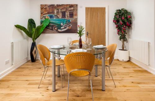 Amersham Apartment | Lux Light Spacious- Chilterns - Pass the Keys