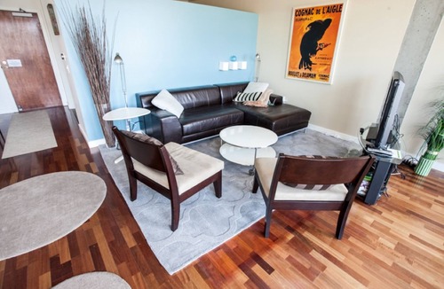 Hood River Apartment | Lux Loft - 1 Bedroom, 1.5 Bathrooms - Downtown Hood River Getaway