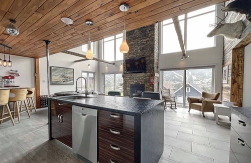 Saint-David-de-Falardeau Ski Chalet | LUX Monts-valin