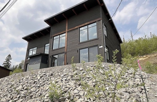 Saint-David-de-Falardeau Ski Chalet | LUX Monts-valin