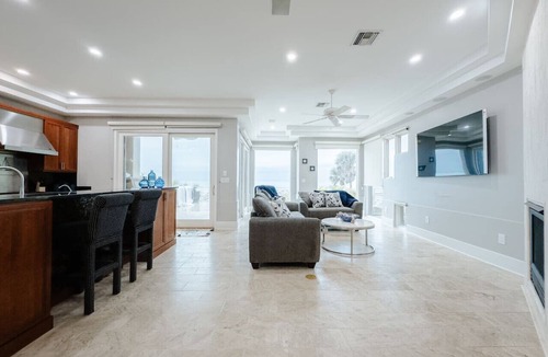 Madeira Beach House | Lux Maderia Beachfront Home