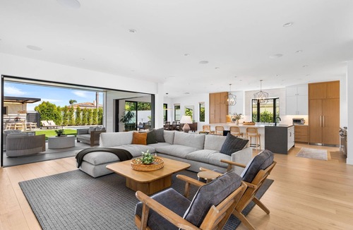 Manhattan Heights House | Lux Manhattan Beach Home w/Pool Near SoFi & Beach
