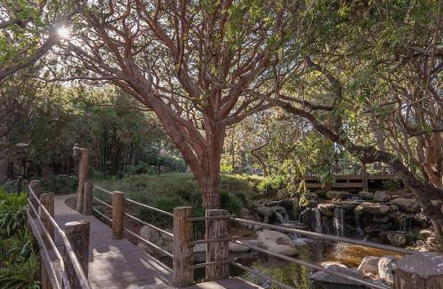 Marina del Rey Apartment | Lux Marina Village with parking